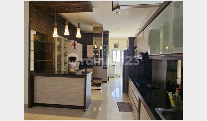 House for sale in Kotawisata Cibubur, ready to occupy. 2