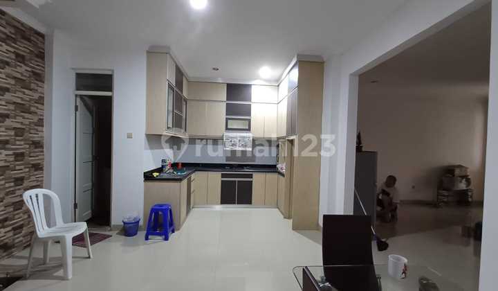 Rumah 2,5 Lantai Rapi Siap Huni Modern Minimalis Second Boulevard Citragran Cibubur 2