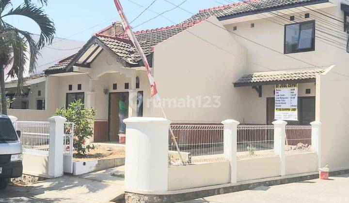 Rumah 2 Lantai Sudah Renovasi Unfurnished SHM Dekat Tol Jatinangordi Komplek Griya Jatinangor 2, Jalan Palem Raya Blok B 7 Rt4 Rw14, Sumedang