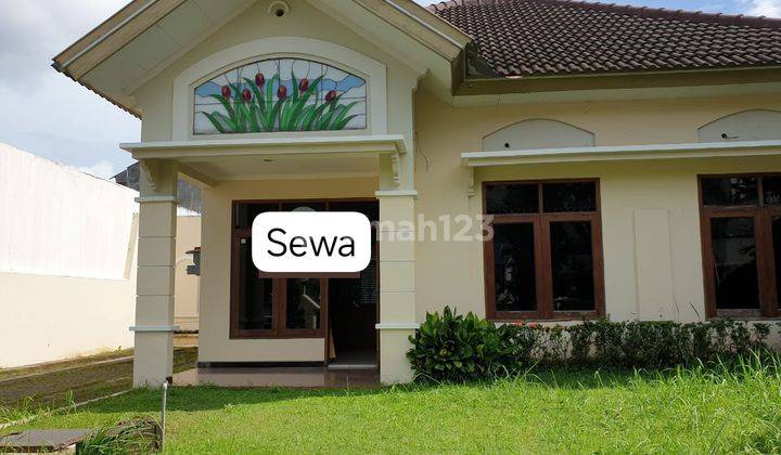 Sewa Rumah Bersih Bagus Siap Pakai Graha Estetika Semarang 1