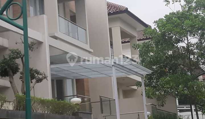 DI SEWAKAN RUMAH BESAR SIAP PAKAI DI GRAHA CANDI GOLF 2