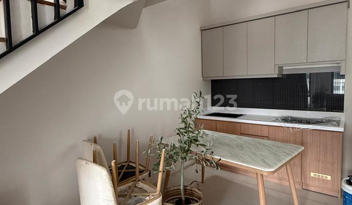 For Sale Semi-Modern Residence Nusa Loka Section 14.6, BSD City 2