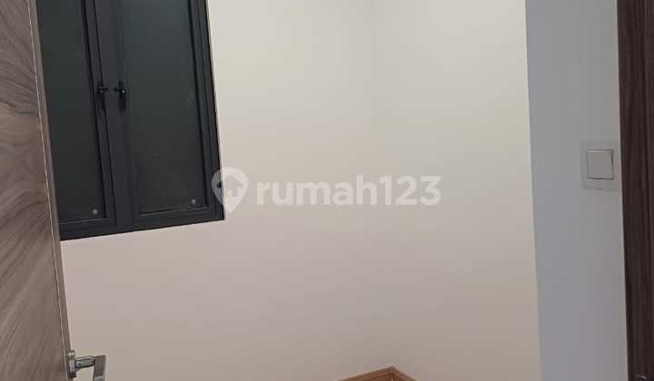 Loss Sale 3 BR Apartment Sky House BSD 2