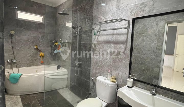 Rent a Ready-to-Live House in Delatinos BSD Rent a Ready-to-Live House in Delatinos BSD