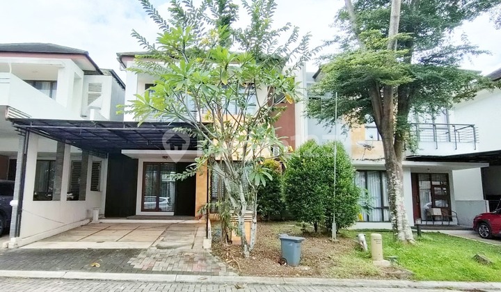 For Sale House in Green Cove Bsd City