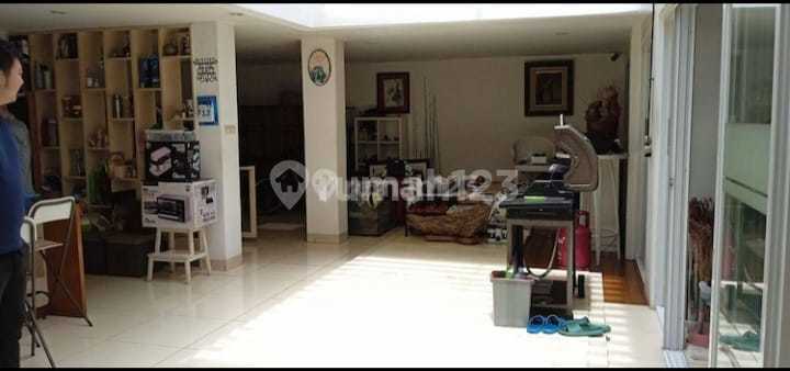Below Market Price Sale: House in Bendungan Hilir, Tanah Abang, Central Jakarta