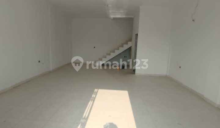 Ruko brand new gandeng di Muara Karang Pinggir jalan raya Ruko brand new gandeng di Muara Karang Pinggir jalan raya