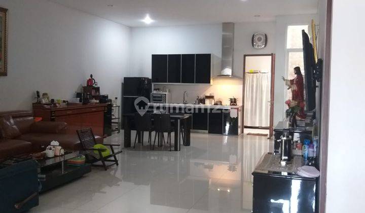 Rumah 3 Lantai Bagus di Pluit, Jakarta Utara 2