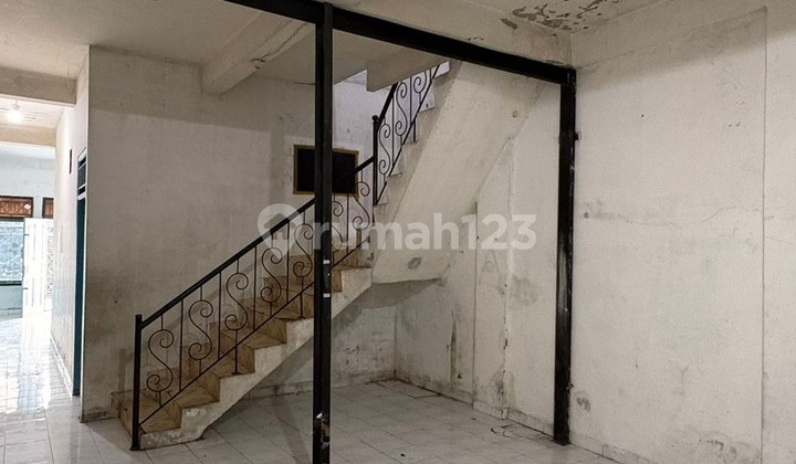 Dijual Rumah di Mangga Besar. Bebas Banjir Lokasi Strategis Dijual Rumah di Mangga Besar. Bebas Banjir Lokasi Strategis