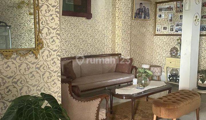 Rumah 2 Lantai Di Lingkungan Perumahan Yang Nyaman  Rumah 2