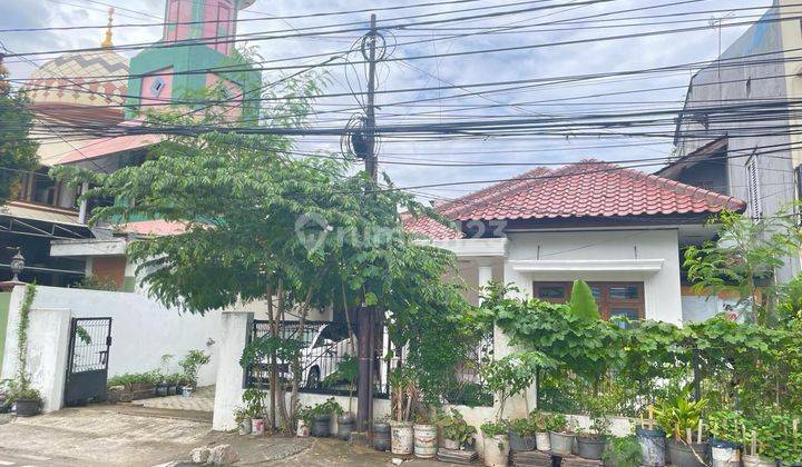 Rumah Pinggir Jalan Dekat Dengan Area Perkantoran 1