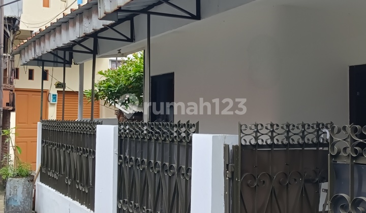 Rumah Dua Lantai Minimalis Tanjung Duren 2