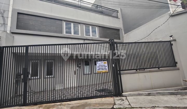 Dijual Atau Sewa Rumah Tiga Lantai Area Jelambar Dijual Atau Sewa Rumah Tiga Lantai Area Jelambar