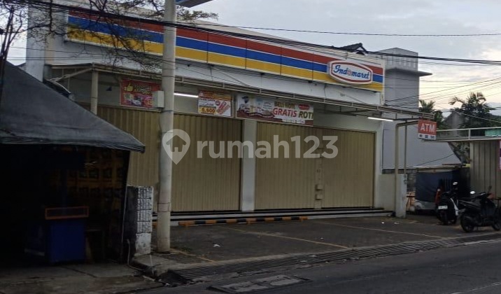 Mainroad Cihanjuang! Medium-sized shop house for rent, Indomaret. 2