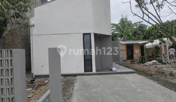 Desain Industrial Kontemporer! Rumah di Antapani Bandung Desain Industrial Kontemporer! Rumah di Antapani Bandung