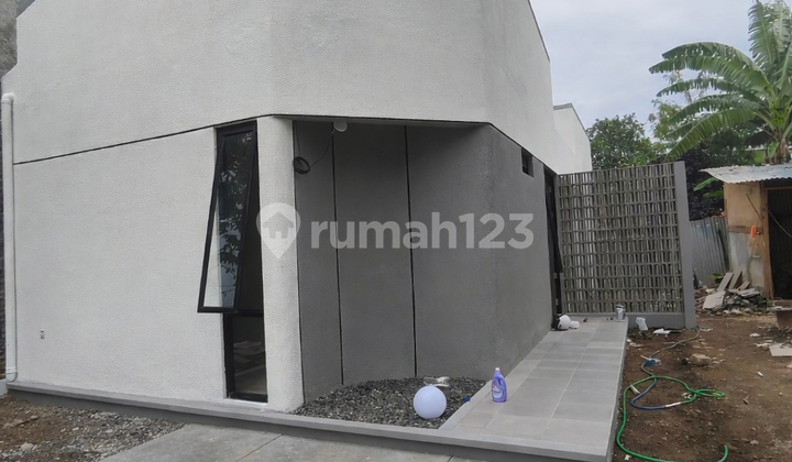 Desain Industrial Kontemporer! Rumah di Antapani Bandung 2