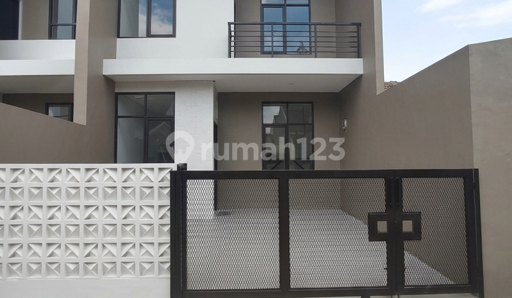 Affordable, Flood-Free, Ready to Occupy! House in Margahayu Raya, Bandung City