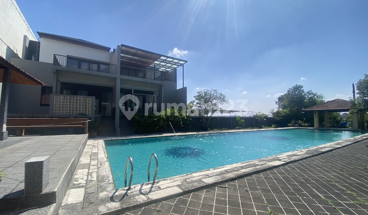 Rumah Cluster di Setraduta Bandung Fasilitas Kolam Renang Luas 2