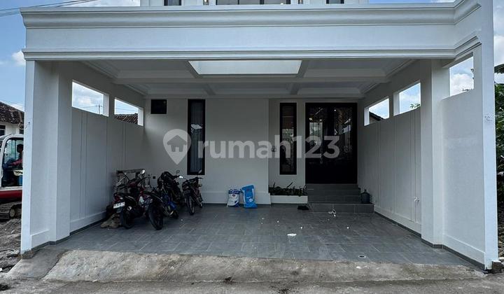 Rumah Full Furnished Nuansa American Clasic Dekat Jl Jogja Solo