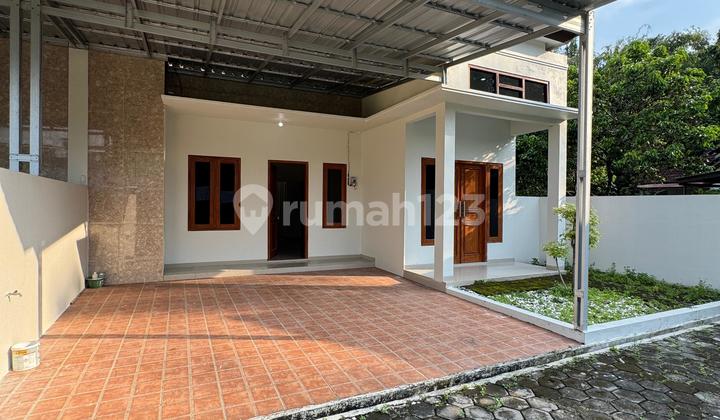 Rumah Baru Siap Huni di Jakal KM 13 Dekat Kampus Uii Rumah Baru Siap Huni di Jakal KM 13 Dekat Kampus Uii