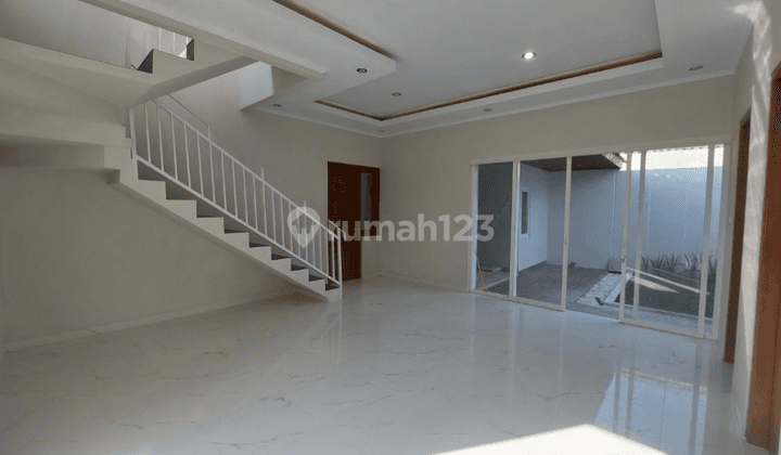 Dijual Rumah 2 Lantai di Dekat Hotel Hyatt Palagan, Mlati 2