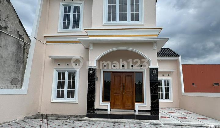 Beautiful Classic Modern Nuance House with Strategic Location