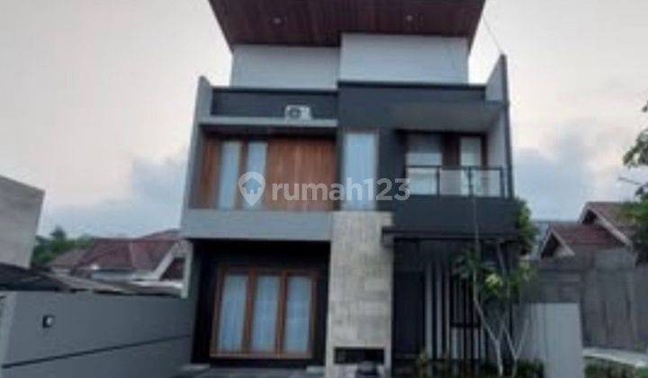 Dijual Rumah Modern 2 Lantai di Jalan Kaliurang KM 8, Sleman 1