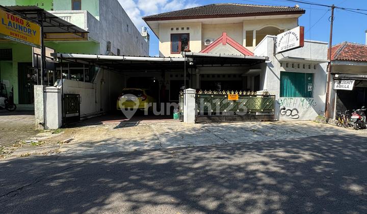 Rumah Strategis Dekat ke Ambarukmo Plaza Cocok untuk Investasi