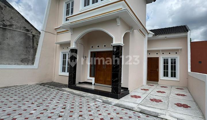 Rumah Cantik Nuansa Modern Klasik dengan Lokasi Strategis