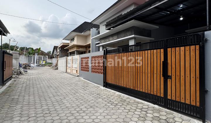Rumah Minimalis Modern Dalam Cluster 20 Unit 2