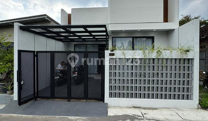 Rumah Cantik Konsep Modern Minimalis di Pusat Kota Jogja Rumah Cantik Konsep Modern Minimalis di Pusat Kota Jogja