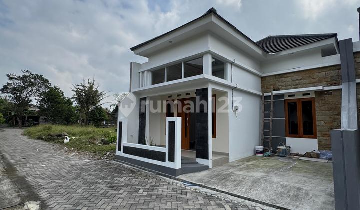 Rumah Minimalis Modern Lokasi Strategis dan Lingkungannya Nyaman 2