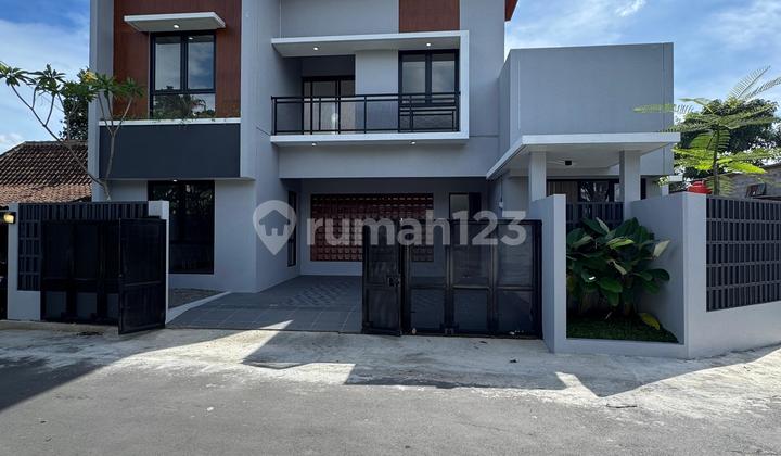 Hunian Kontemporer Modern Cocok untuk Keluarga Tercinta