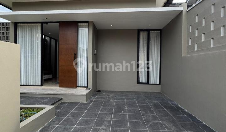 Beautiful Minimalist House with Premium Access Makes You Feel at Home Living Here 2