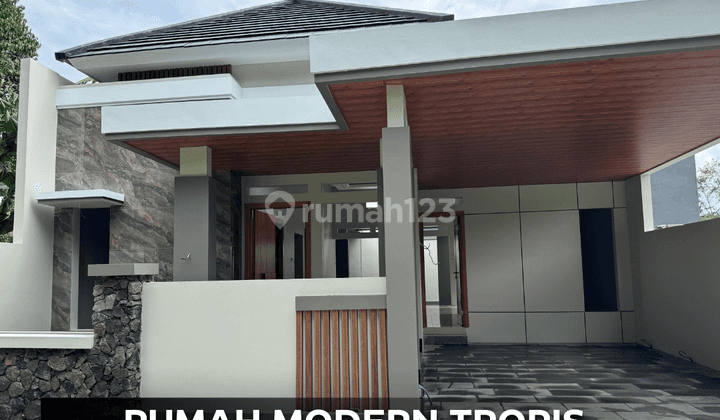 Dijual Tumah Modern Mewah di Jalan Kaliurang KM 13 Jogjakarta, Sleman 1