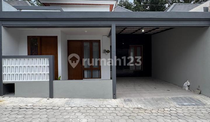 Rumah Baru Konsep Minimalis Modern Siap Huni Dekat Kampus Uii Rumah Baru Konsep Minimalis Modern Siap Huni Dekat Kampus Uii
