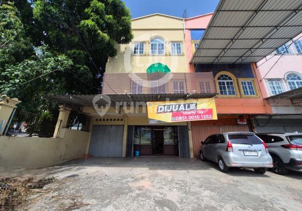 For Sale: 3-Story Shophouse Facing Main Road in Rezeki Mas Sungai Panas Complex.