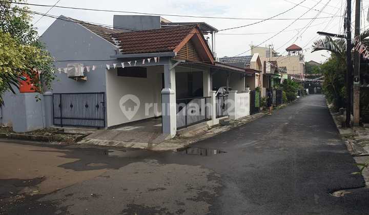 For Rent Ready-to-Live House in Taman Harapan Baru Bekasi 2