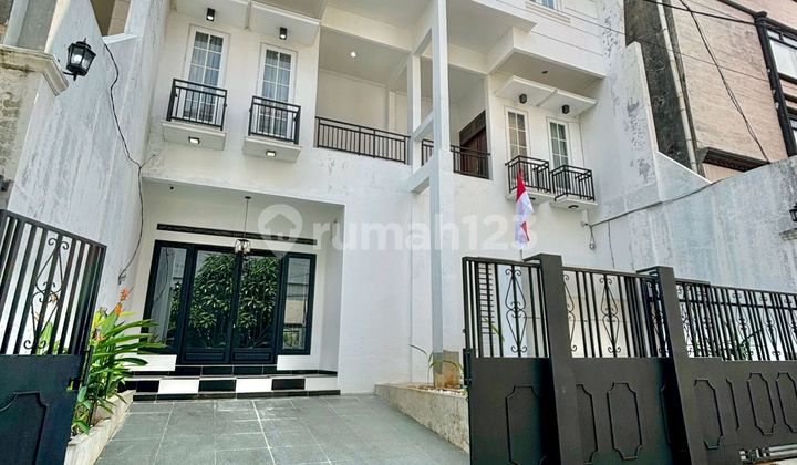 Rumah 3 Lantai Dekat Blok M Dan Mrt Cocok Untuk Kost