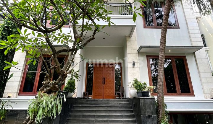 Modern Luxury House Spacious Yard Elite Area Menteng