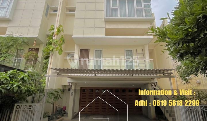 Rumah 3 Lantai Dalam Townhouse Dekat Pondok Indah