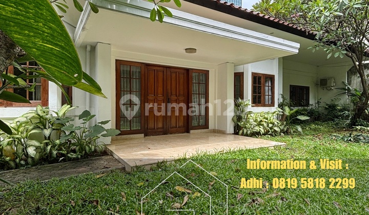 Rumah 1 Lantai Jalan Lebar Kawasan Elit Kebayoran Baru 
