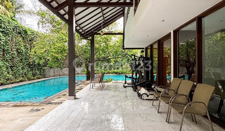 House With Spacious Private Access Yard in Kemang Ampera 2