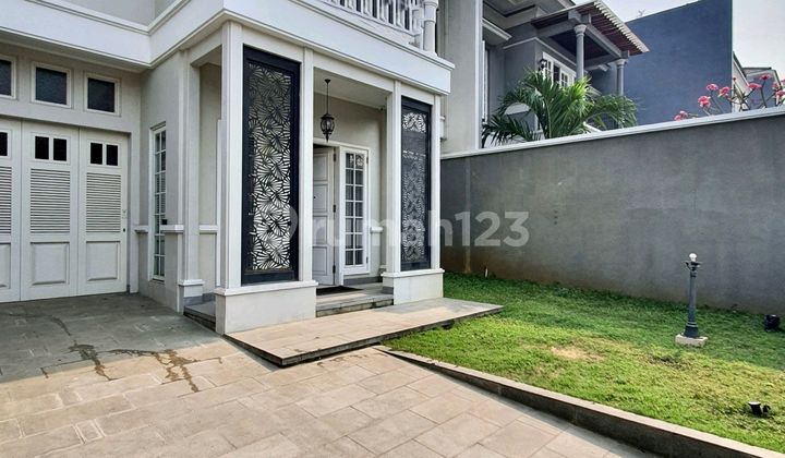 Modern Klasik 2 Lantai Area Perumahan Cempaka Putih