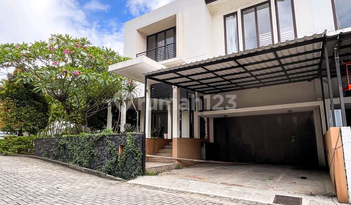 Rumah 2 Lantai Dalam Townhouse Dekat Pondok Indah di Veteran Bintaro Dekat Tol