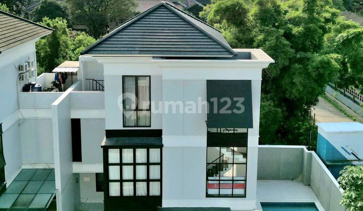 Bangunan Baru Kolam Renang Luas Dalam Townhouse Ampera Cilandak