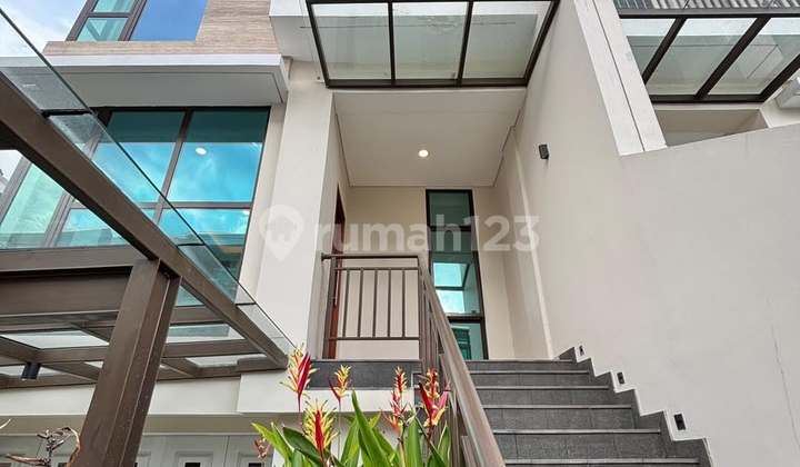 Bangunan Baru 3 Lantai Kamar Banyak Dalam Townhouse Dekat Pondok Indah 2