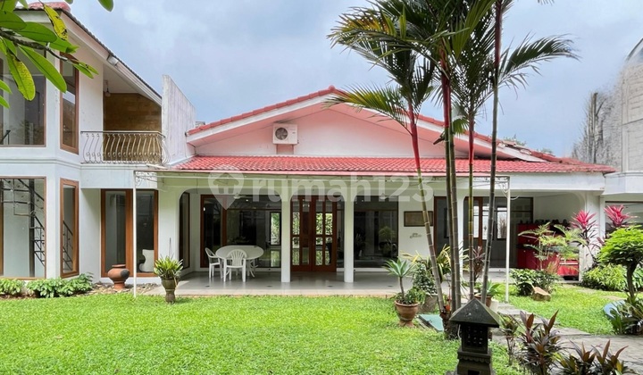 Rumah Ngantong Halaman Luas Siap Huni Di Kemang Rumah Ngantong Halaman Luas Siap Huni Di Kemang