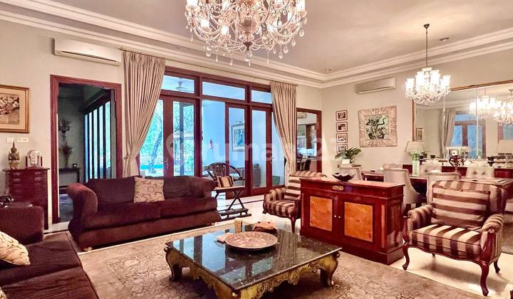 Modern Luxury House Spacious Yard Elite Area Menteng 2