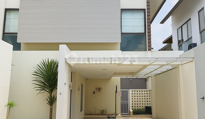 Rumah 2 Lantai Private Pool Furnished Dalam Townhouse Jagakarsa